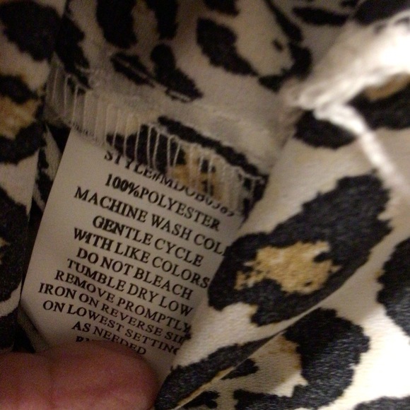 Womens NY Collection Leopard print button down top - Picture 3 of 3